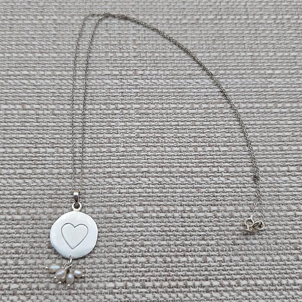 18 Inch Sterling Silver Heart Love Pearls Pendant Necklace A5505 - Picture 1 of 7